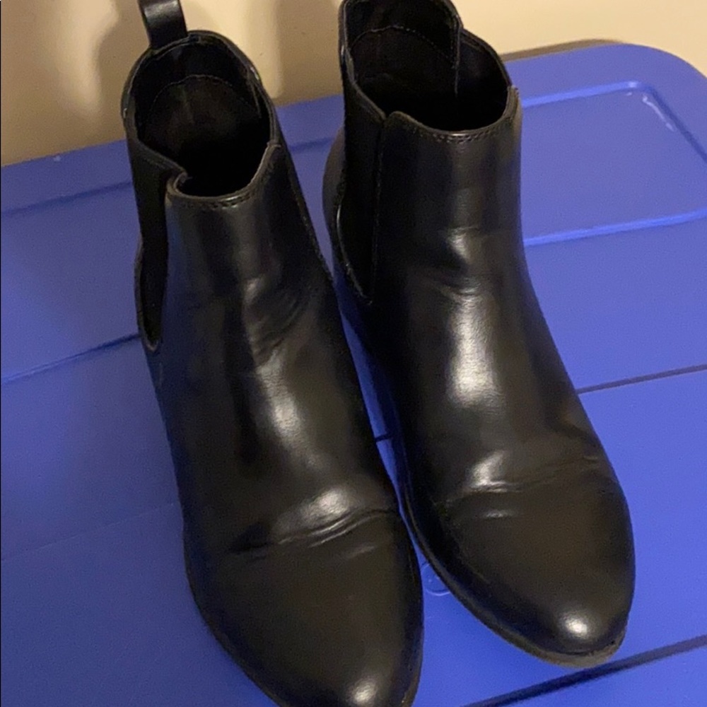Short black booties